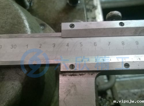 四爪卡盘如何找正