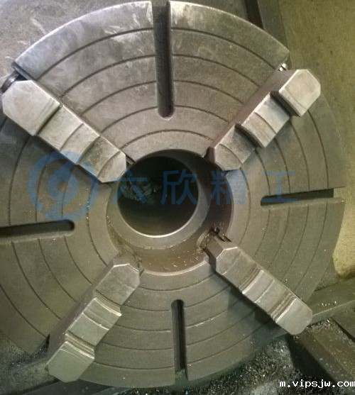 四爪卡盘如何找正