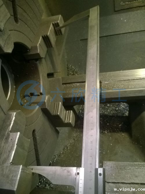 四爪卡盘如何找正