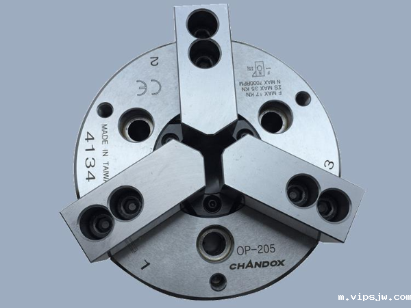 如何确认车床上使用中实卡盘还是中空卡盘?